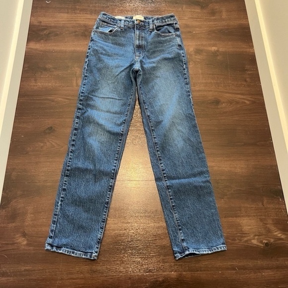 Universal Thread High Rise 90's Straight Leg Jeans - Picture 2 of 8